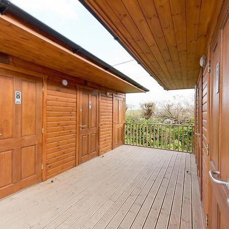 Yha Treyarnon Bay Hostel Padstow Exterior photo