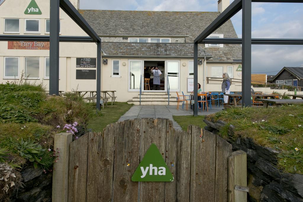 Yha Treyarnon Bay Hostel Padstow Exterior photo