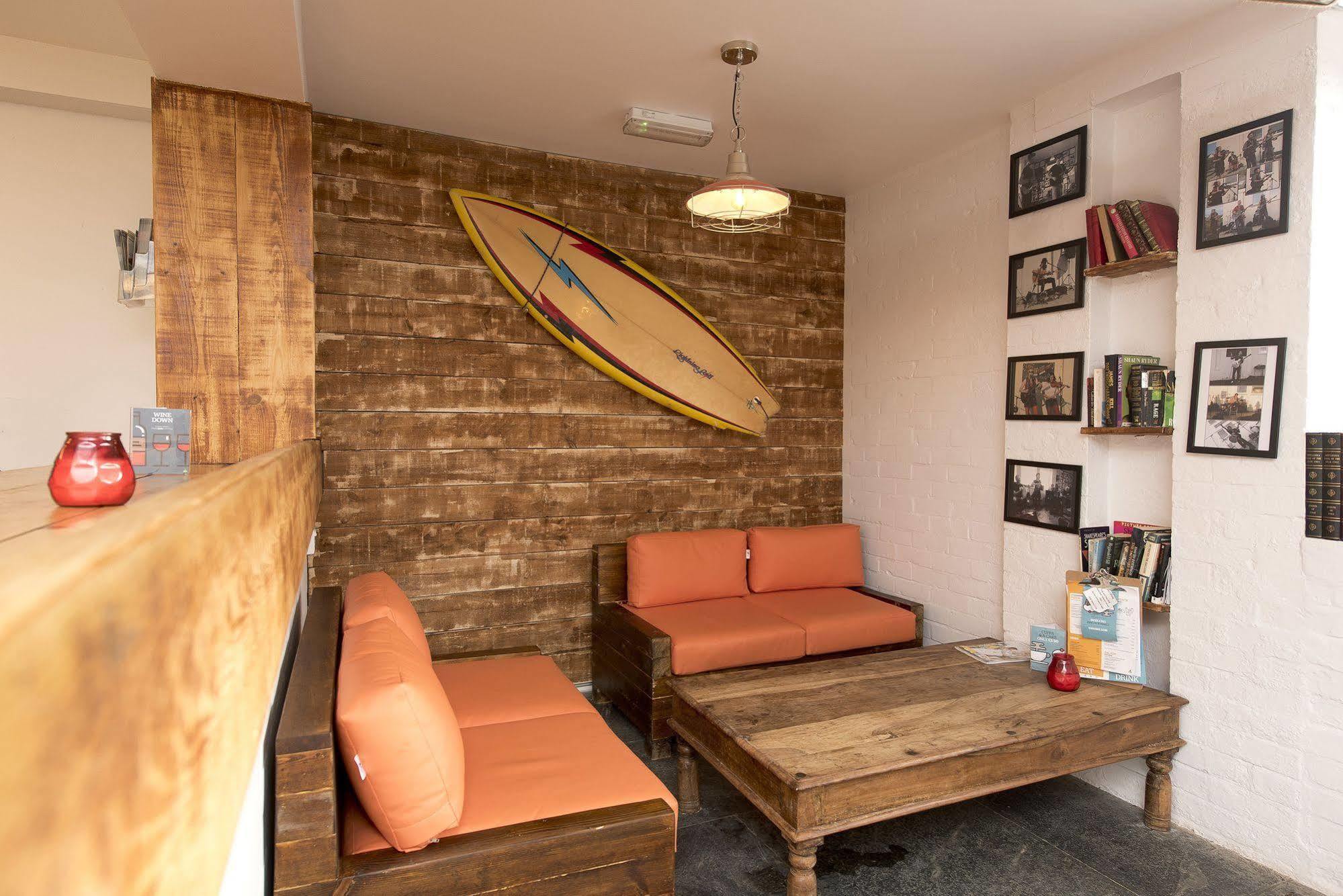 Yha Treyarnon Bay Hostel Padstow Exterior photo